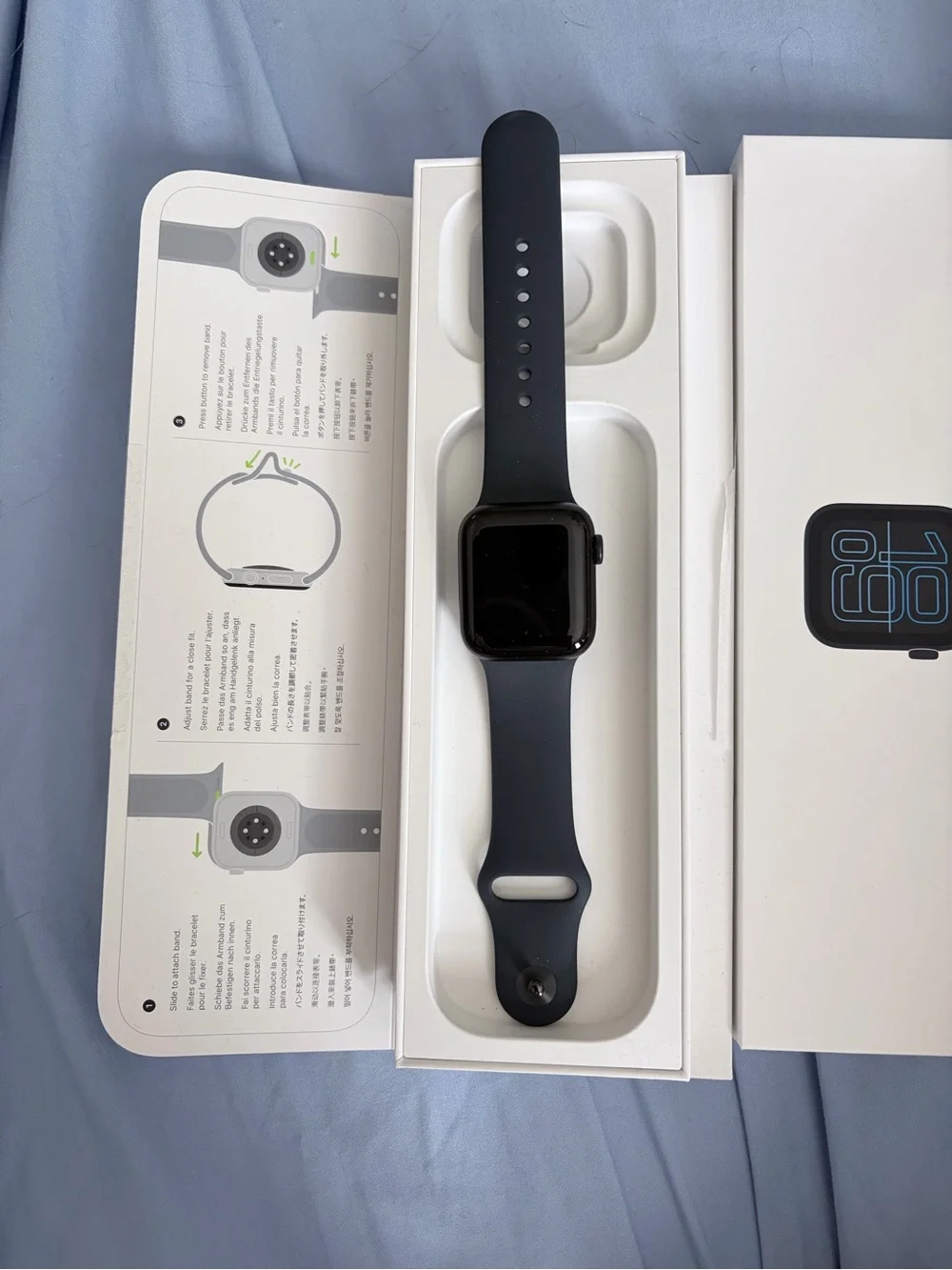 Apple Watch SE 3 Aluminum in Midnight with Midnight Sport Band -Brand New
